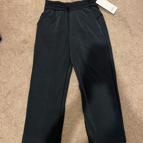 Lululemon Soft stream High Rise Straight Legged Cropped 24” - Picture 2 of 6